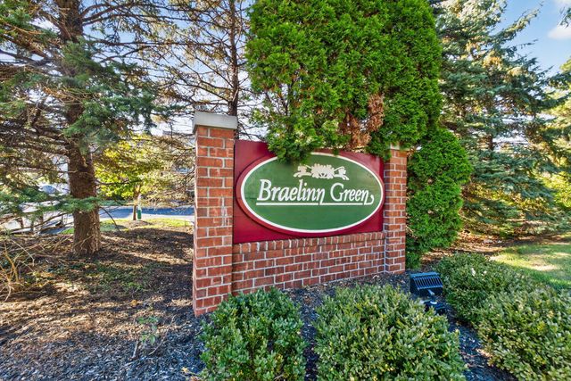 3002 Glenloch Circle, Dublin, OH 43017