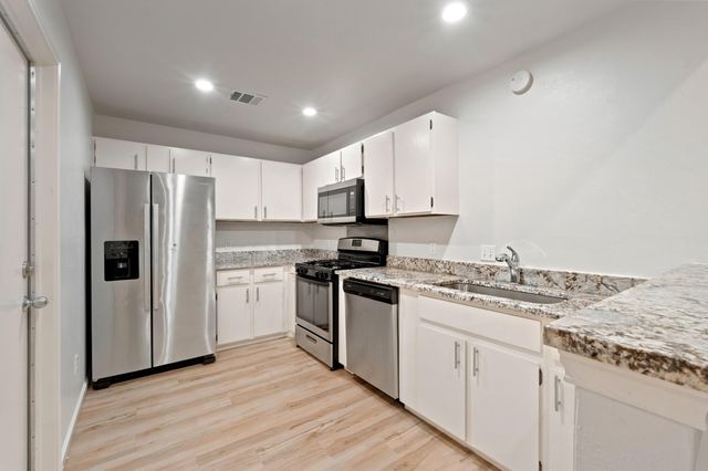 12323 Emery Oaks RD, Austin, TX 78758