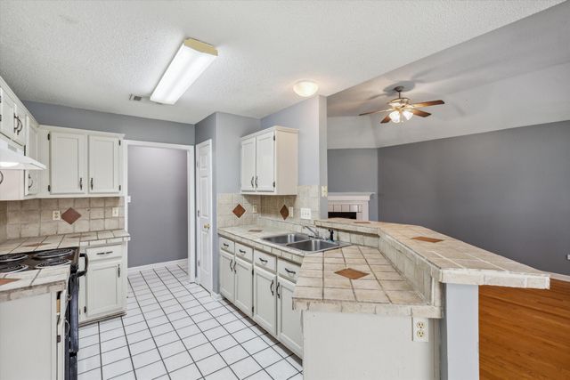 2766 FLETCHER VIEW DR, Memphis, TN 38016