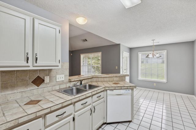 2766 FLETCHER VIEW DR, Memphis, TN 38016