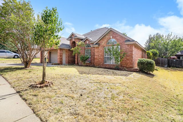 4712 Shorewood Drive, Arlington, TX 76016