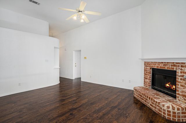4712 Shorewood Drive, Arlington, TX 76016