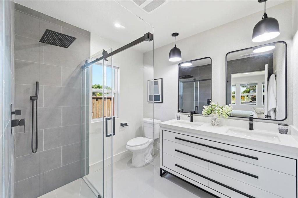 Image 21 of property listing at 235 McEvoy Street, Redwood City, CA 94061