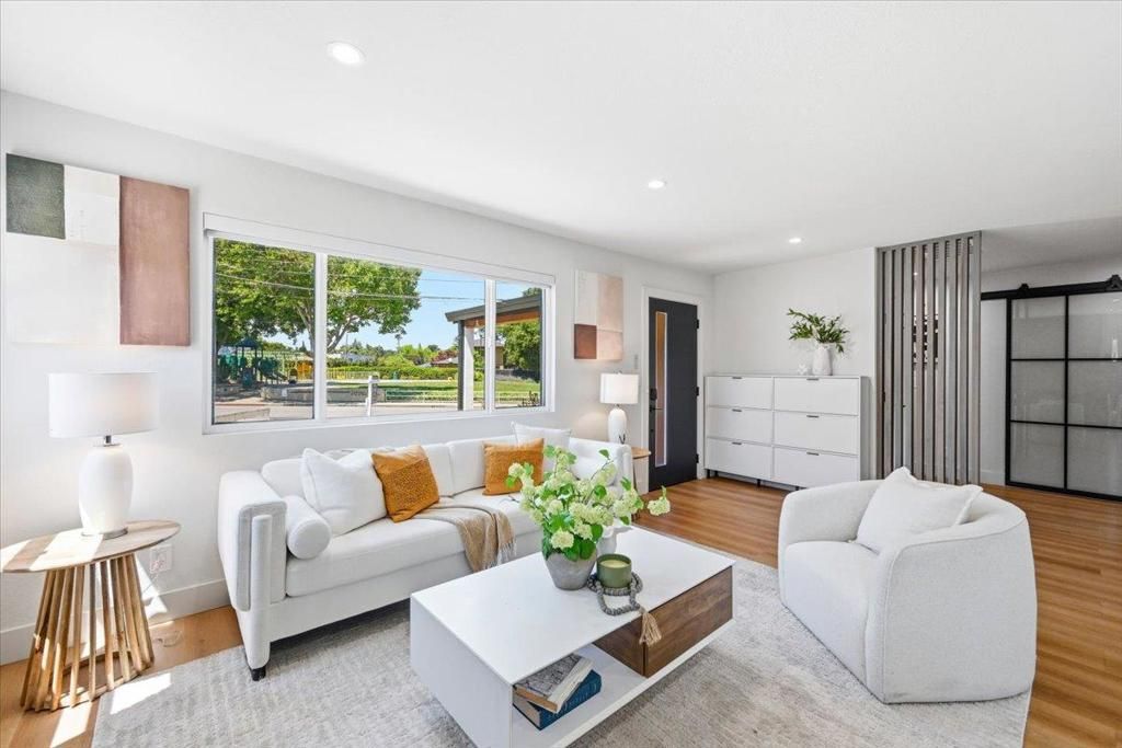 Image 7 of property listing at 235 McEvoy Street, Redwood City, CA 94061