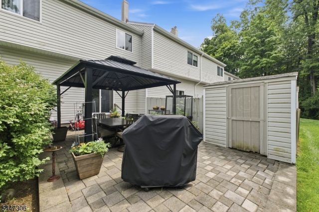 33 Fox Tail Ln, Hardyston Twp., NJ 07419