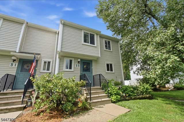 33 Fox Tail Ln, Hardyston Twp., NJ 07419