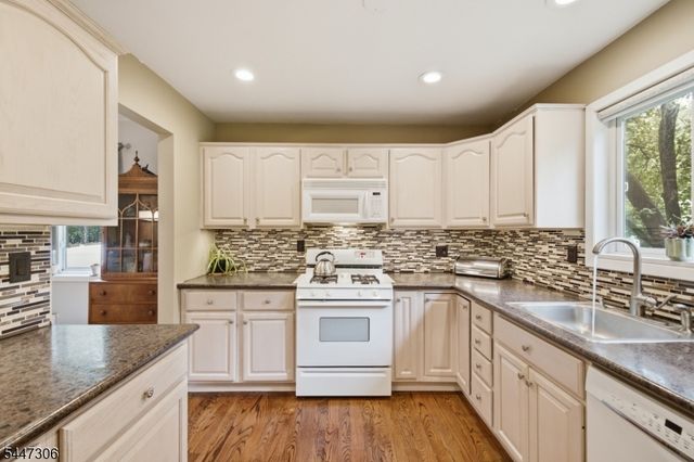 33 Fox Tail Ln, Hardyston Twp., NJ 07419