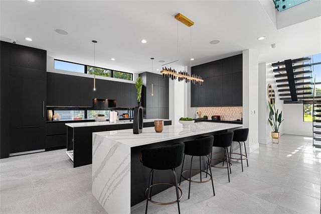 2519 N RIVERSIDE DRIVE, Tampa, FL 33602