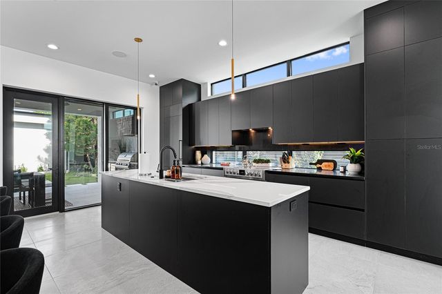 2519 N RIVERSIDE DRIVE, Tampa, FL 33602