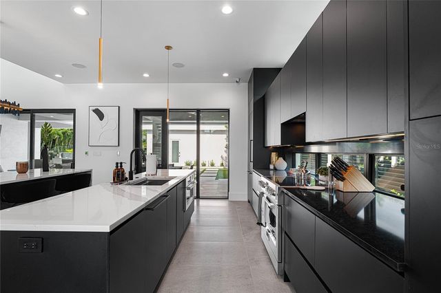 2519 N RIVERSIDE DRIVE, Tampa, FL 33602