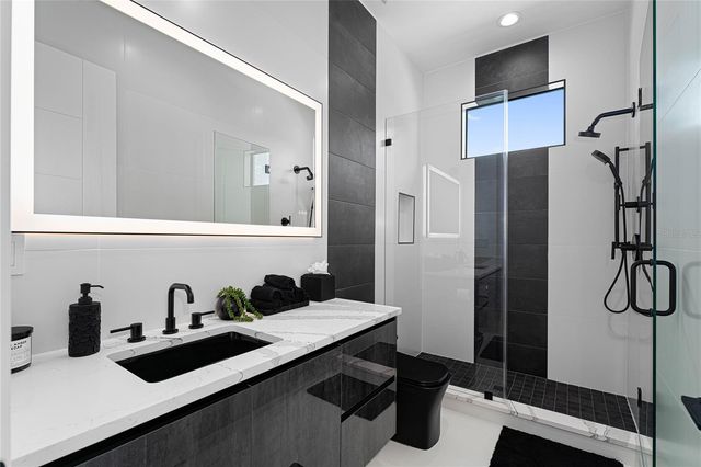 2519 N RIVERSIDE DRIVE, Tampa, FL 33602