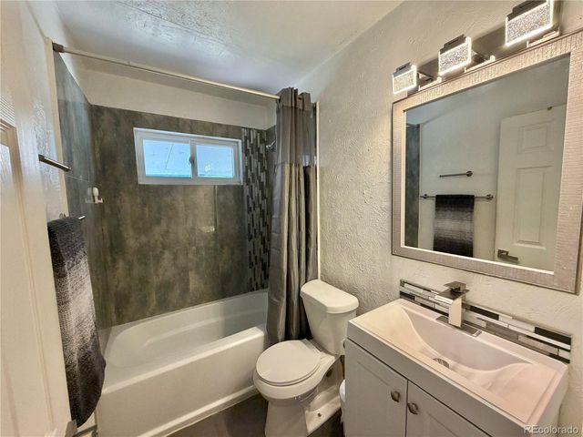 1100 Russell Boulevard, Thornton, CO 80229