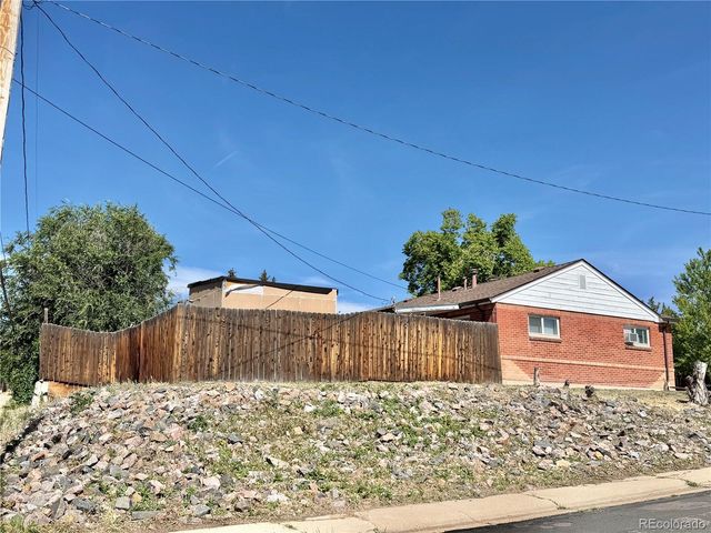 1100 Russell Boulevard, Thornton, CO 80229