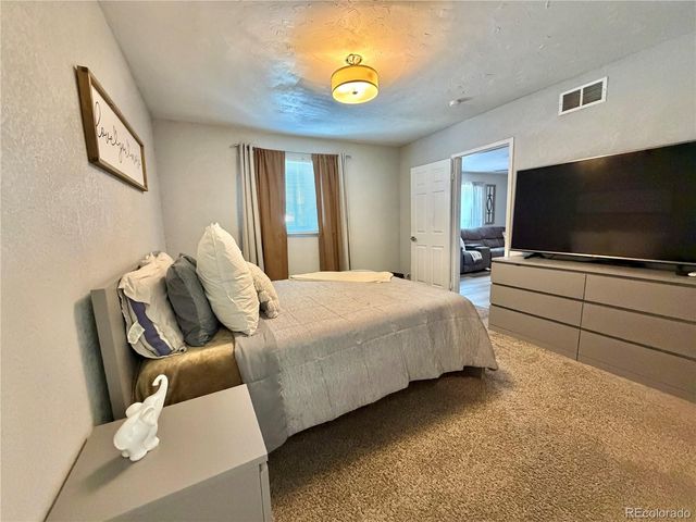 1100 Russell Boulevard, Thornton, CO 80229