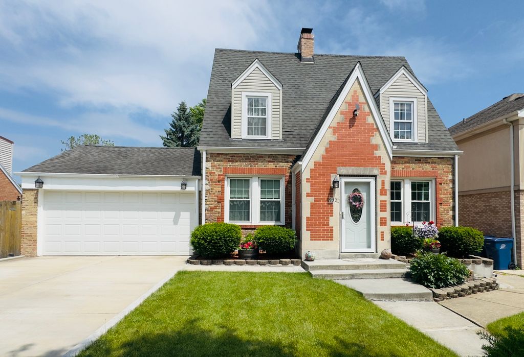 9321 S 81st Court, Hickory Hills, IL 60457