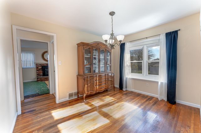 182 Meloy Road, West Haven, CT 06516