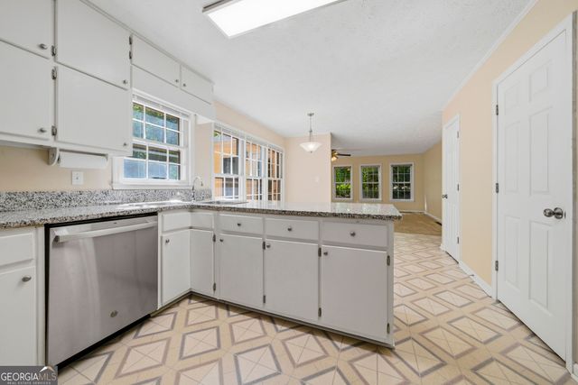 430 Ridgemont Drive, Fayetteville, GA 30215