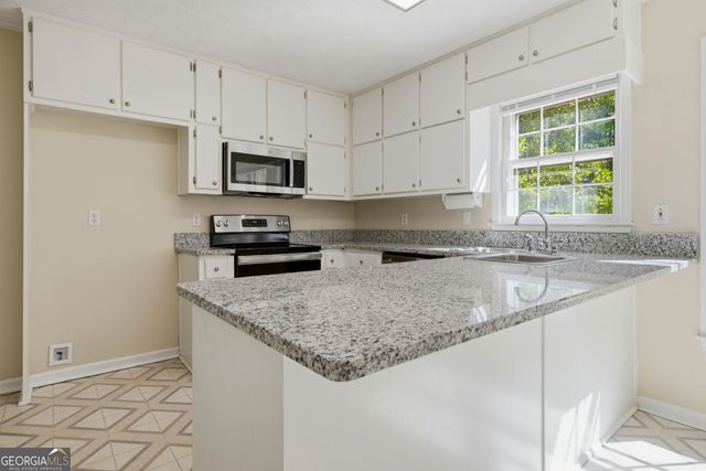 430 Ridgemont Drive, Fayetteville, GA 30215