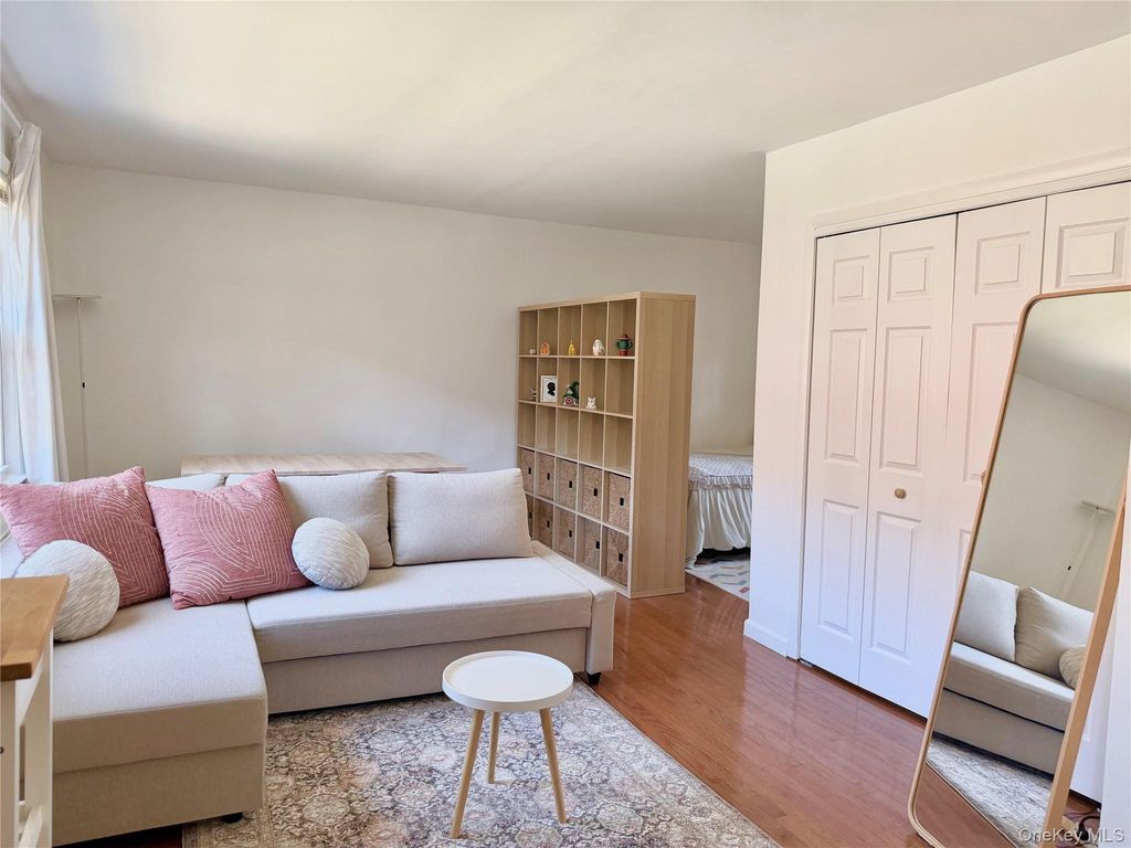 182 Pinewood Road 23, Hartsdale, NY 10530 — photo 4