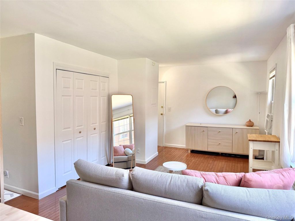 182 Pinewood Road 23, Hartsdale, NY 10530 — photo 5