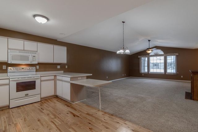 104 Oxford Path, Mankato, MN 56001