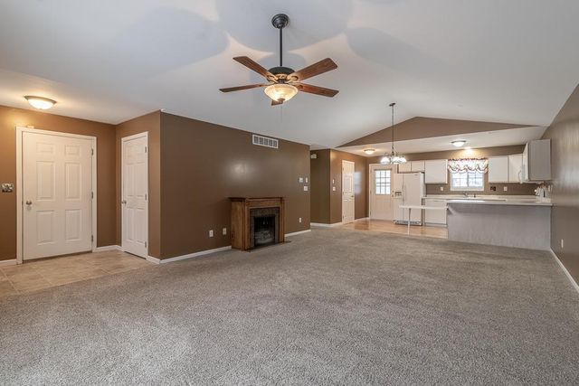 104 Oxford Path, Mankato, MN 56001