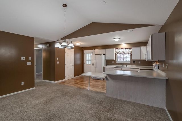 104 Oxford Path, Mankato, MN 56001