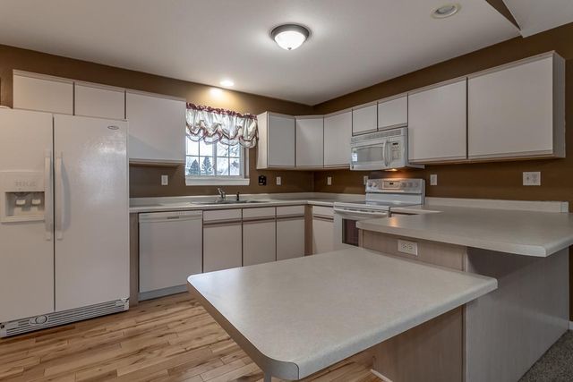 104 Oxford Path, Mankato, MN 56001