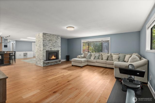 6632 NE 196th Street, Kenmore, WA 98028