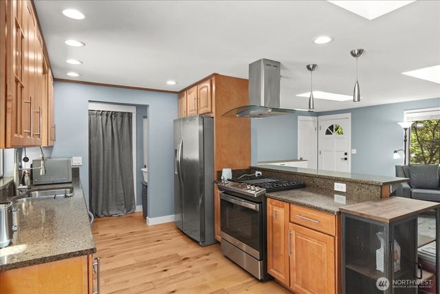 6632 NE 196th Street, Kenmore, WA 98028