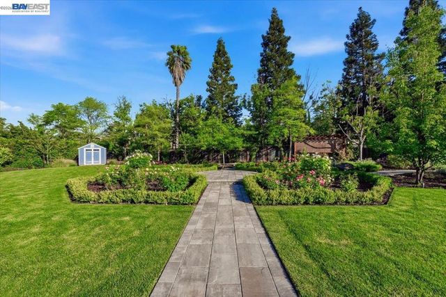 8509 Lupine Ct, Pleasanton, CA 94588