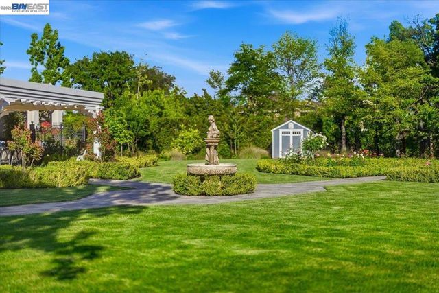 8509 Lupine Ct, Pleasanton, CA 94588