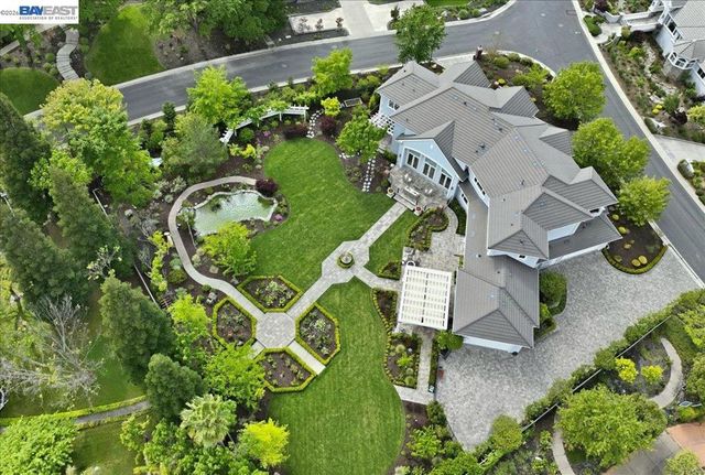 8509 Lupine Ct, Pleasanton, CA 94588