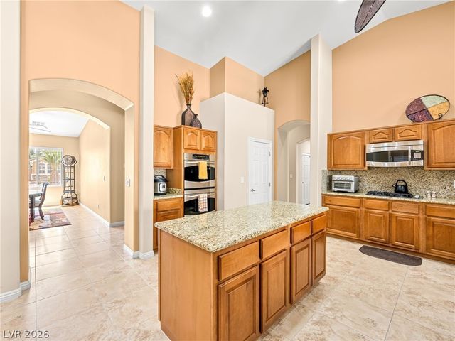 6524 Colossal Cave Avenue, Las Vegas, NV 89131