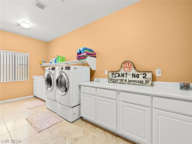 6524 Colossal Cave Avenue, Las Vegas, NV 89131