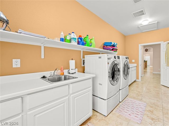 6524 Colossal Cave Avenue, Las Vegas, NV 89131