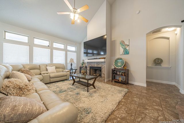 8923 Monument Parke, San Antonio, TX 78254