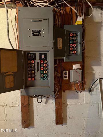 121 Clark Drive, Johnson City, TN 37601