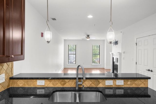 2360 Logan Circle NE 101, Atlanta, GA 30319