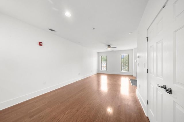 2360 Logan Circle NE 101, Atlanta, GA 30319