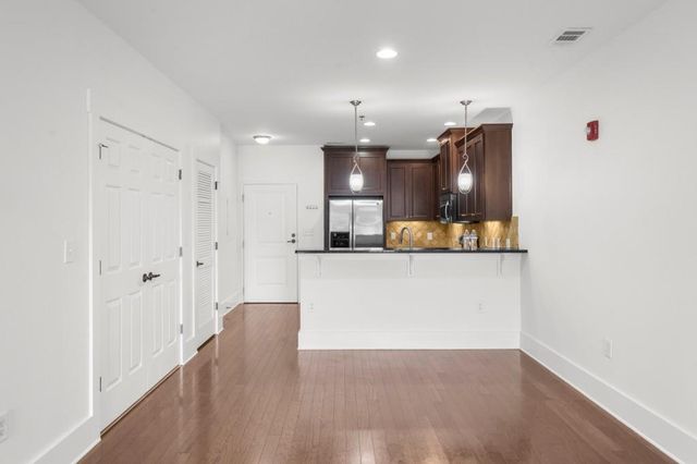 2360 Logan Circle NE 101, Atlanta, GA 30319