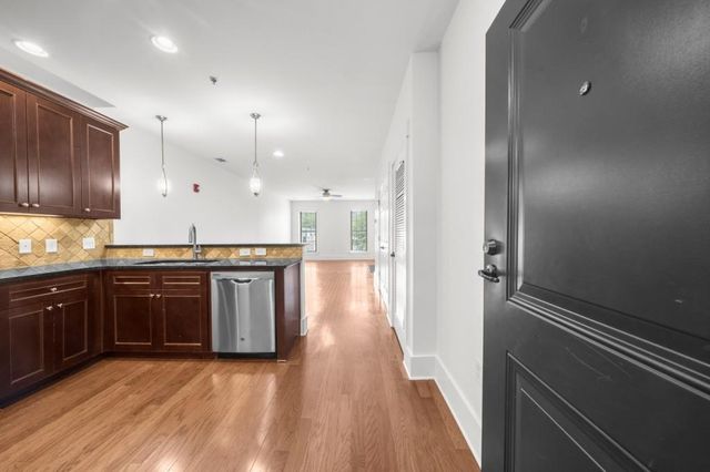 2360 Logan Circle NE 101, Atlanta, GA 30319