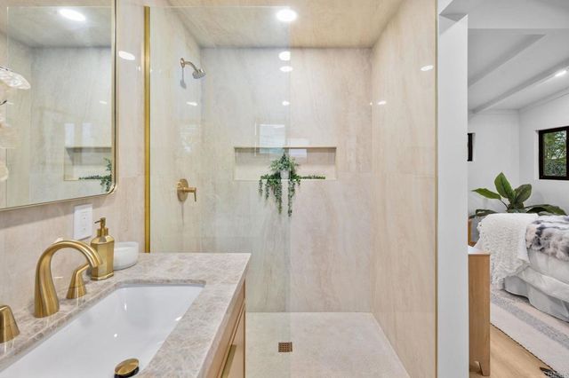 5091 El Arbol Drive, Carlsbad, CA 92008