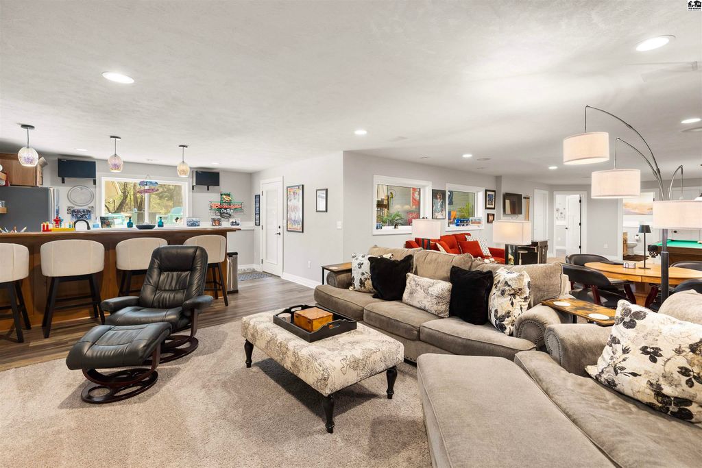 3605 Hickory Ct