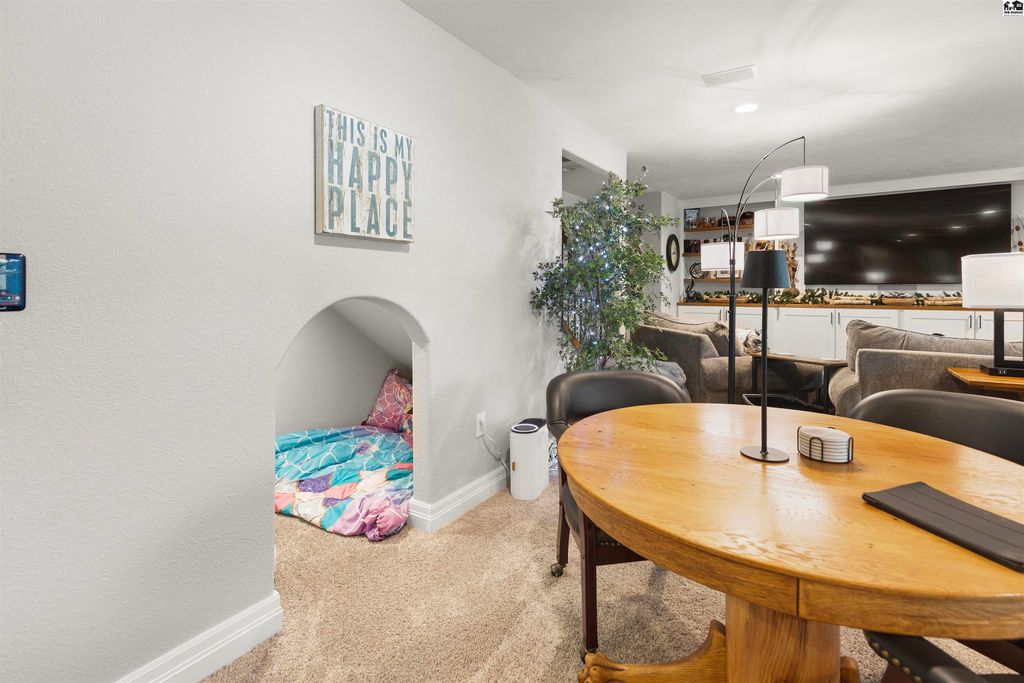3605 Hickory Ct