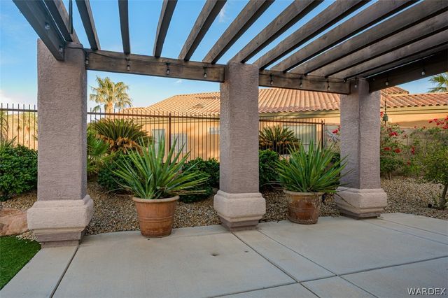 994 Talon Pointe Drive, Bullhead City, AZ 86429