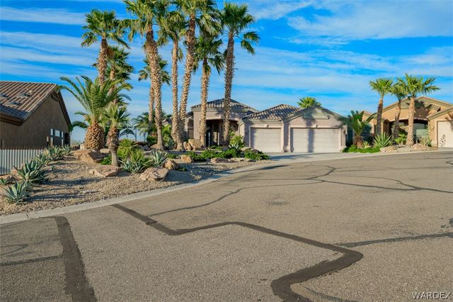 994 Talon Pointe Drive, Bullhead City, AZ 86429