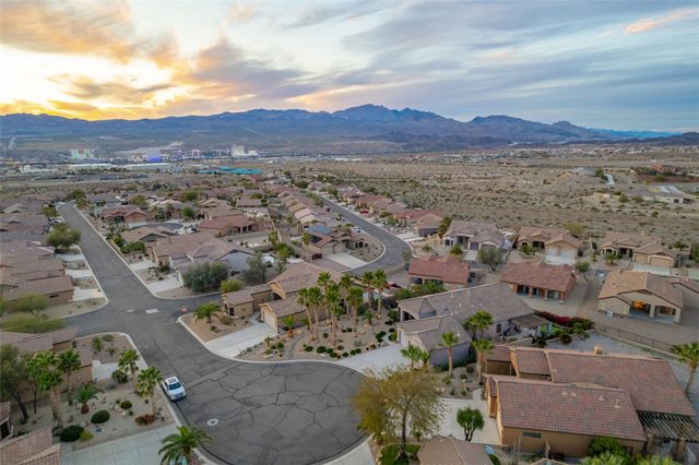 994 Talon Pointe Drive, Bullhead City, AZ 86429