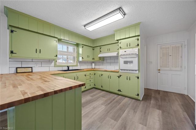 2969 Piney Mountain Road, Walnut Cove, NC 27052