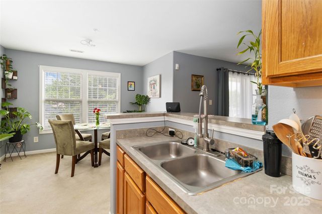 1108 Plaza Walk Drive, Charlotte, NC 28215